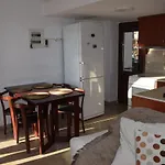 Azure Dream, Pool Edge, Apartament *